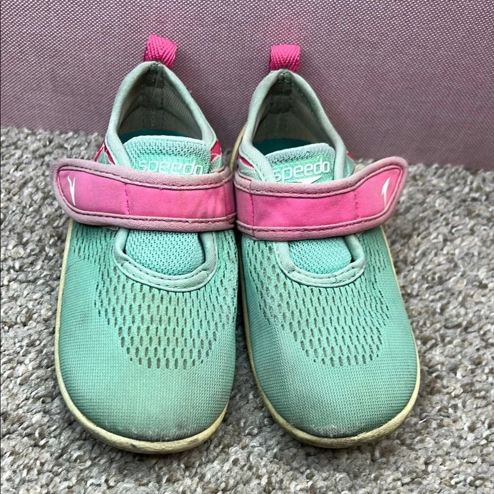 Speedo Water Shoes Green and Pink Lightweight Mesh